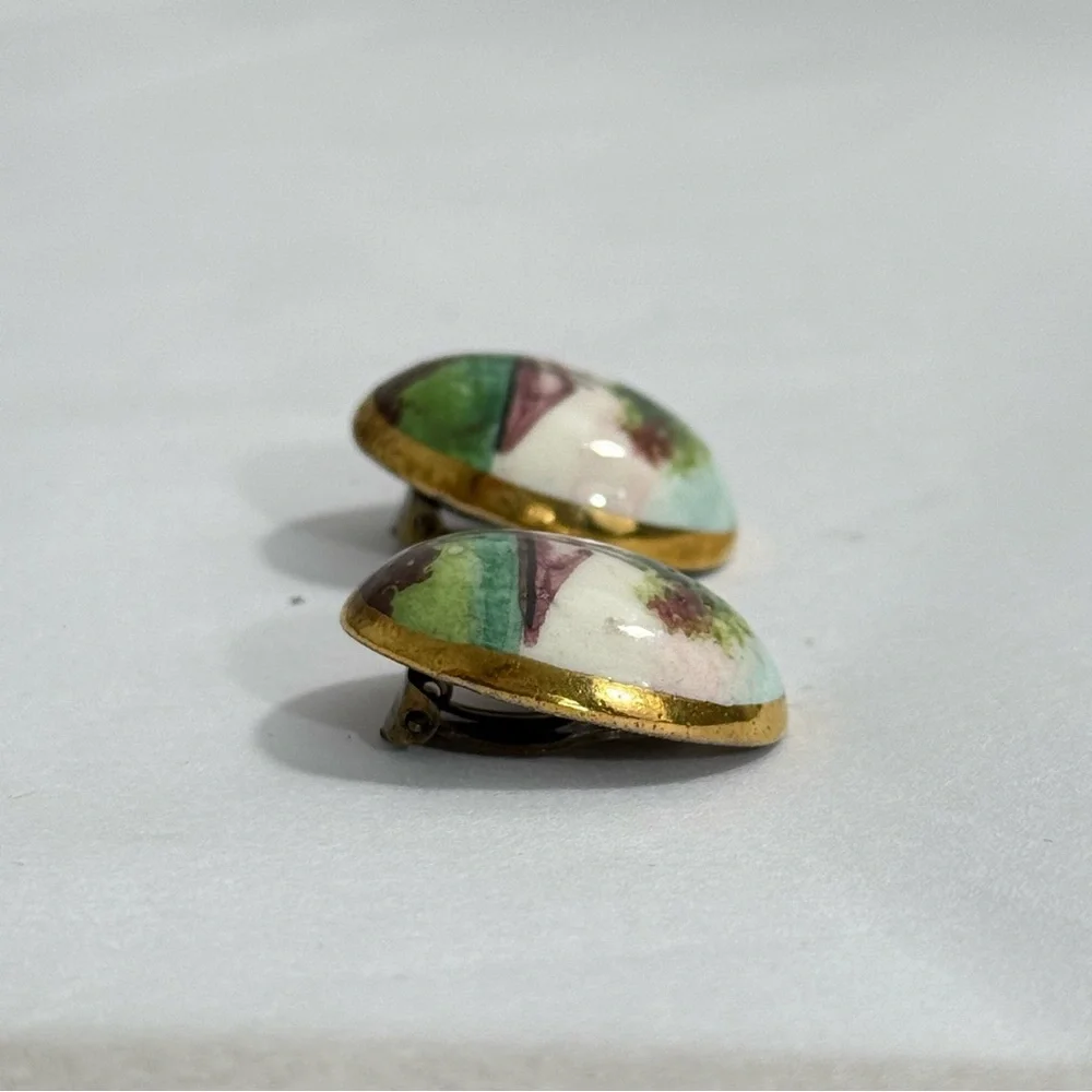 Vintage Satsuma Clip-On Earrings, Handpainted Mountain Scape Porcelaine Earrings - Picture 6 of 9